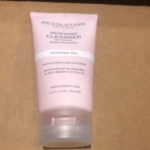 Makeup Revolution Skincare Cleansing foaming Gel- 5.07 fl oz